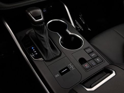 Used 2024 Toyota Highlander XSE image 26