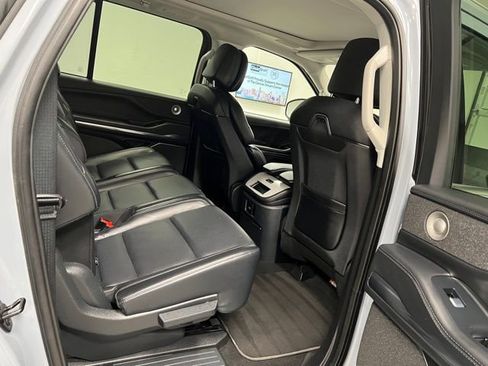 Used 2025 Lincoln Navigator L Reserve image 59