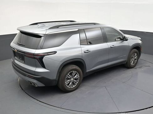 Used 2026 Chevrolet Traverse LT FWD image 15
