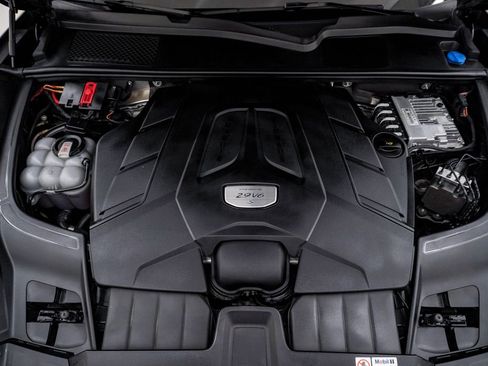 Certified 2023 Porsche Cayenne S AWD/4WD image 29
