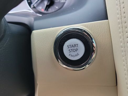 Used 2023 INFINITI QX80 Sensory w/ All-Season Package AWD/4WD image 19