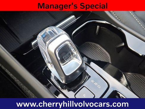 Certified 2025 Volvo XC40 B5 Ultra w/ Protection Package Premier image 15