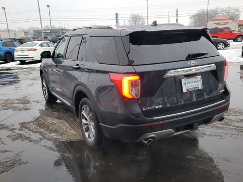 Used 2023 Ford Explorer Limited w/ Equipment Group 301A image 3