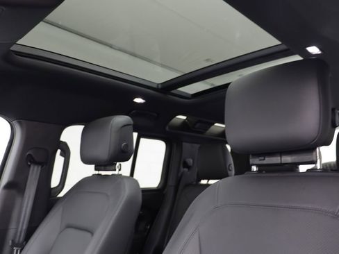 Certified 2026 Land Rover Defender 110 X-Dynamic SE AWD/4WD image 14