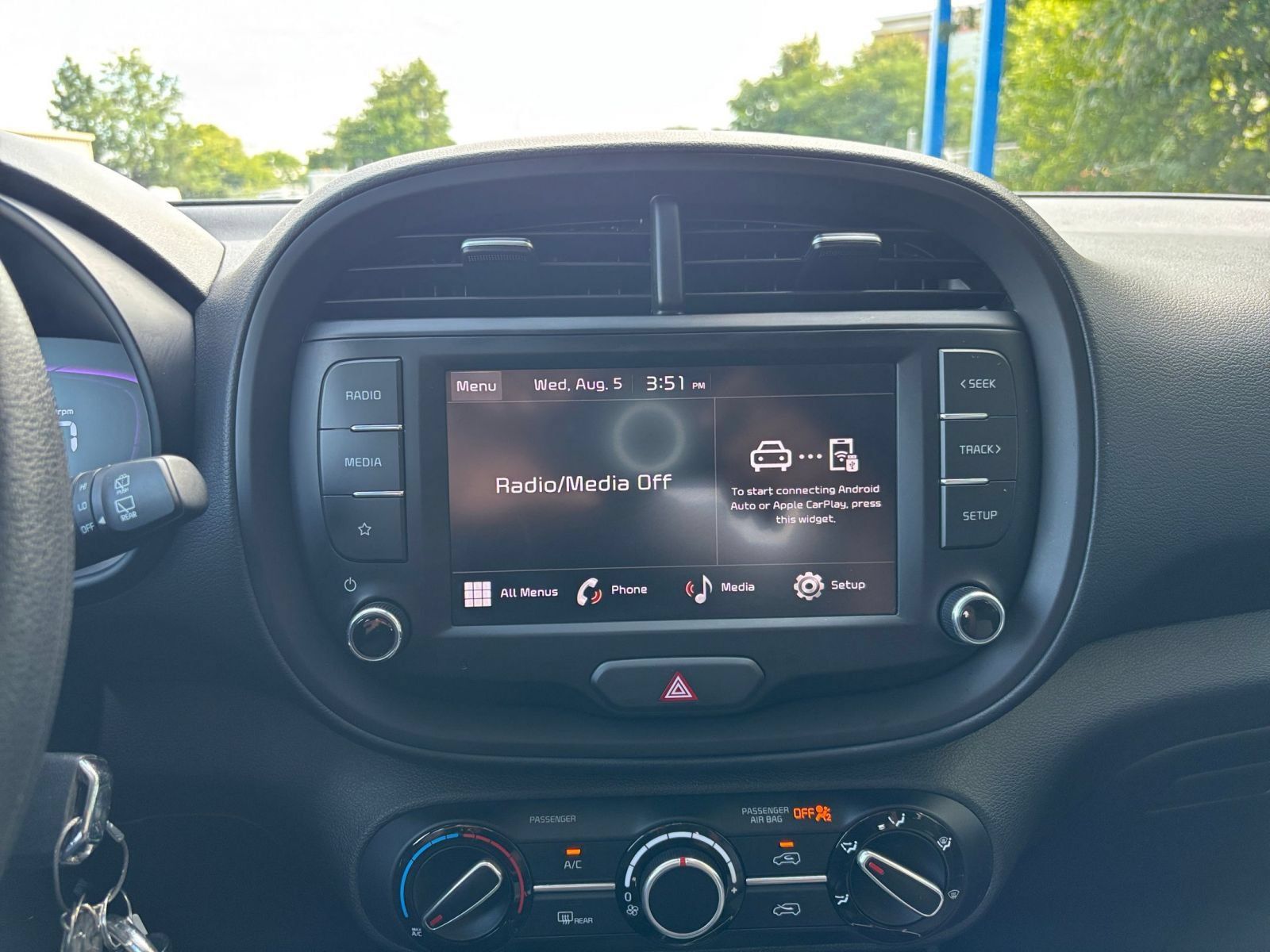Used 2025 Kia Soul LX w/ LX Technology Package FWD image 19