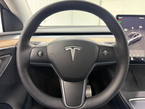 Used 2022 Tesla Model Y Performance AWD/4WD image 19