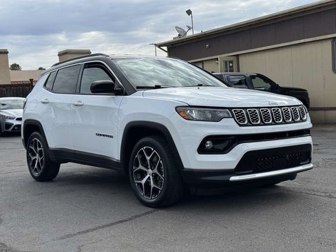 Used 2024 Jeep Compass Limited AWD/4WD image 4