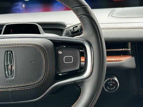 New 2025 Lincoln Navigator Black Label AWD/4WD image 10