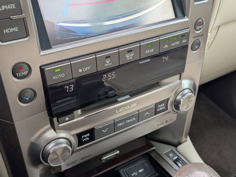 Used 2018 Lexus GX 460 image 38