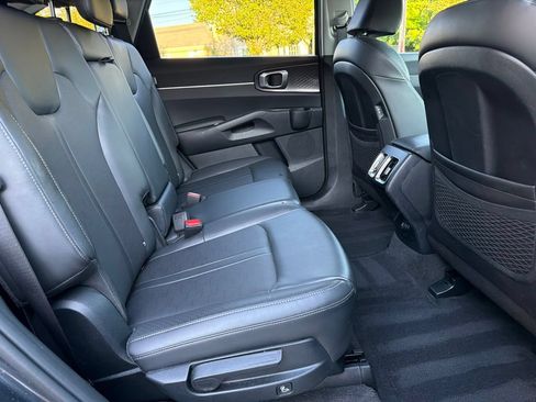 Certified 2025 Kia Sorento S AWD/4WD image 29