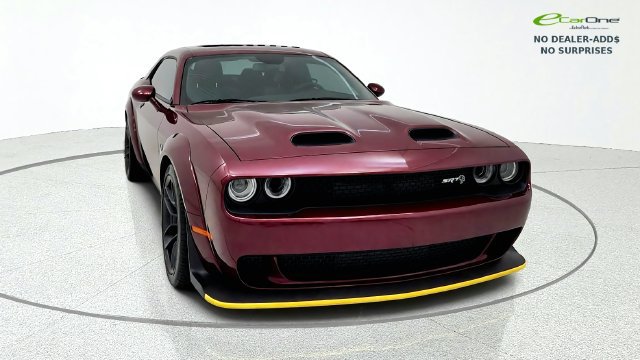 Used 2023 Dodge Challenger SRT Hellcat RWD image 2