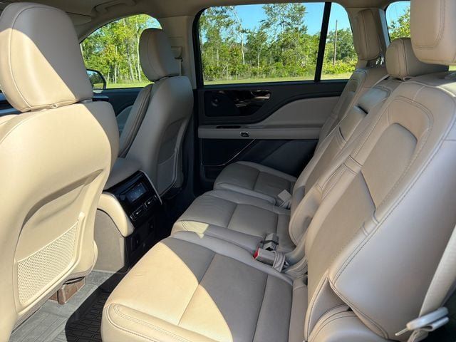 Used 2023 Lincoln Aviator Reserve RWD image 11
