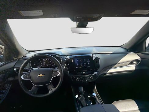 Used 2023 Chevrolet Traverse High Country image 18