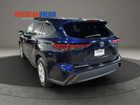 Used 2021 Toyota Highlander LE AWD/4WD image 32