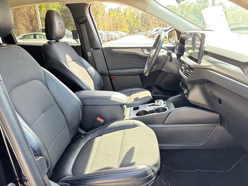 Used 2024 Ford Escape SE image 28