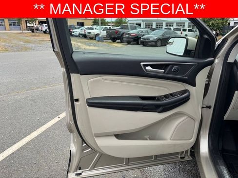 Used 2018 Ford Edge Titanium FWD image 13