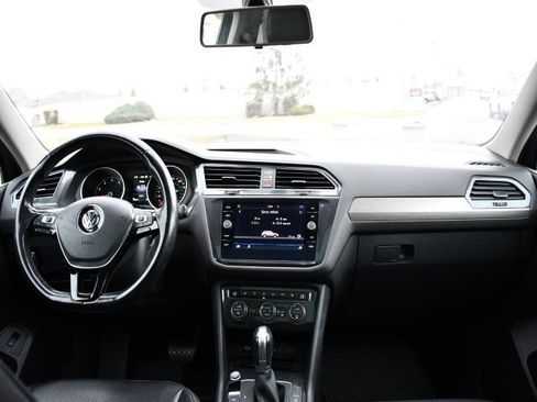 Used 2018 Volkswagen Tiguan SEL image 16