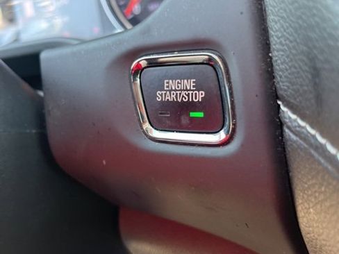 Used 2023 GMC Acadia SLT w/ Preferred Package image 21