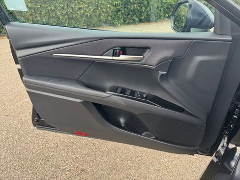 Used 2025 Toyota Camry LE image 21