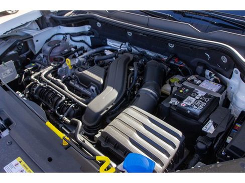 New 2025 Volkswagen Taos SE image 34