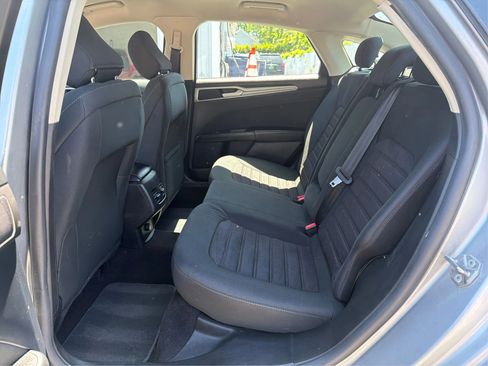 Used 2020 Ford Fusion SE FWD image 13