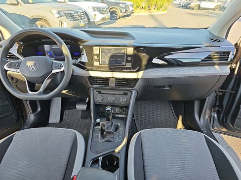 Used 2022 Volkswagen Taos S image 9