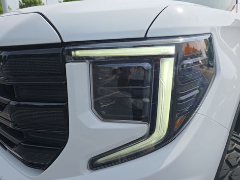 Used 2022 GMC Sierra 1500 Elevation AWD/4WD image 29