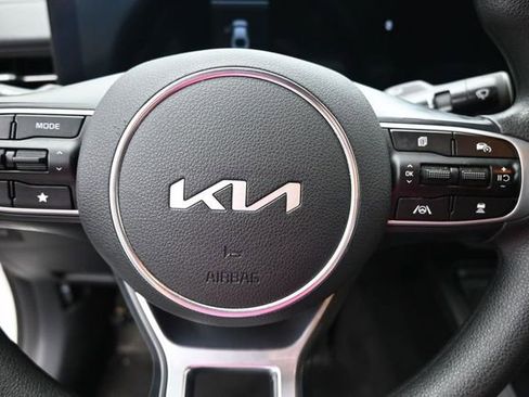 Used 2025 Kia K5 LXS FWD image 19