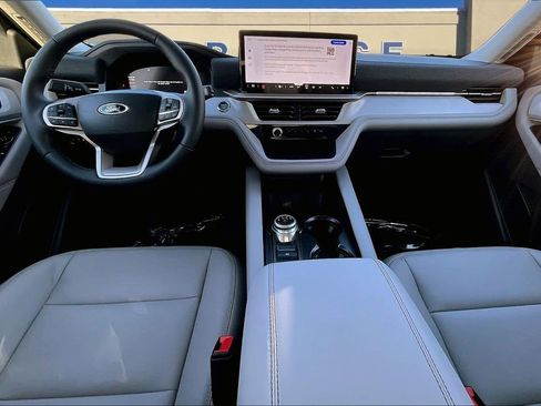 New 2026 Ford Explorer Active w/ Active Comfort Package image 5
