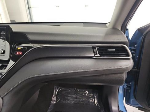 Used 2023 Toyota Camry SE image 38