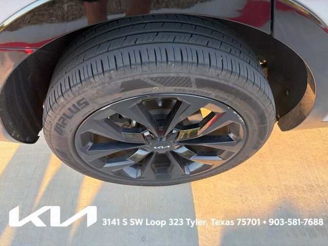 Certified 2023 Kia Sorento SX AWD/4WD image 12