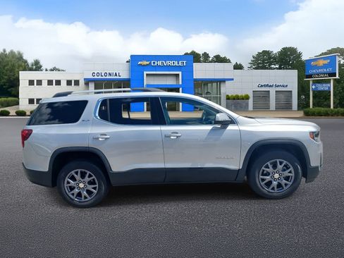 Used 2020 GMC Acadia SLT FWD image 3