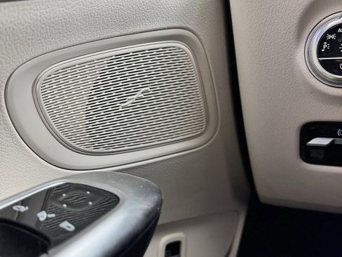 Used 2024 Mercedes-Benz C 300 Sedan image 41