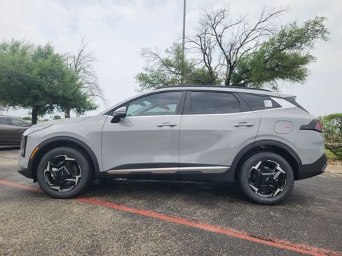 New 2026 Kia Sportage EX AWD/4WD image 3