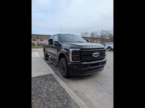 New 2026 Ford F250 Platinum AWD/4WD image 3