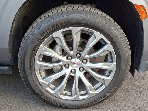 Used 2021 GMC Yukon XL Denali w/ Denali Premium Package image 8