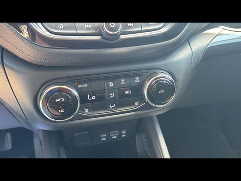 Used 2021 Chevrolet TrailBlazer LT w/ Convenience Package FWD image 19
