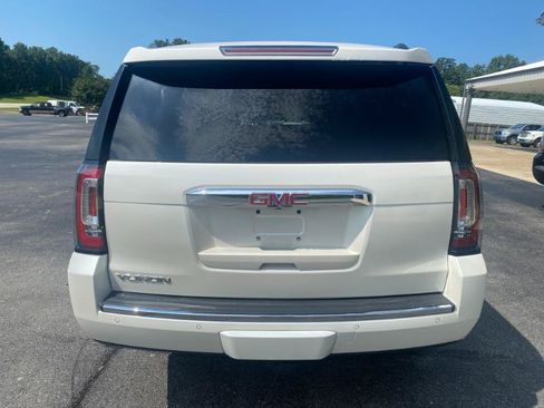 Used 2015 GMC Yukon Denali w/ Touring Package AWD/4WD image 9