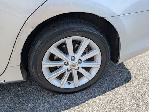 Used 2013 Toyota Camry XLE w/ Convenience Pkg FWD image 30