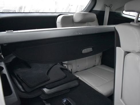 Used 2025 Kia Sorento S image 14