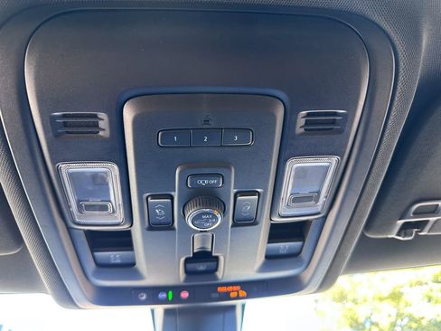 Used 2022 Chevrolet Tahoe High Country image 25