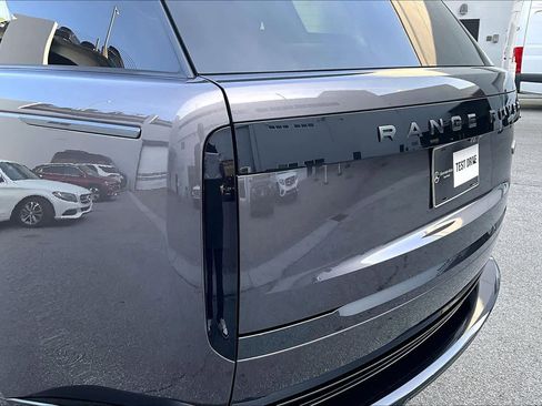 Used 2023 Land Rover Range Rover Long Wheelbase First Edition image 28