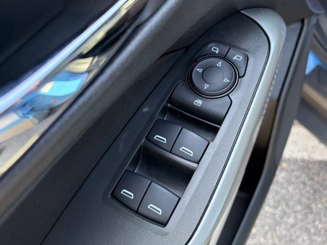 Used 2024 Chevrolet Trax RS FWD image 12