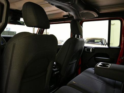 Used 2025 Jeep Wrangler Sport S image 43