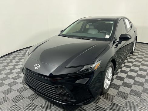 Used 2025 Toyota Camry LE FWD image 7