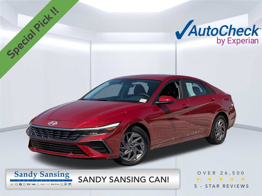 Used 2024 Hyundai Elantra SEL FWD image 1