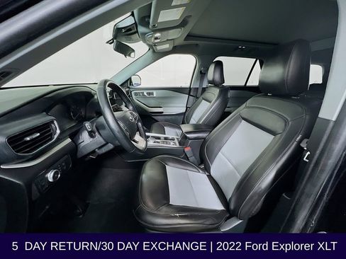 Used 2022 Ford Explorer XLT w/ Equipment Group 202A image 13