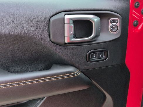 Used 2025 Jeep Wrangler Sahara w/ Safety Group image 9