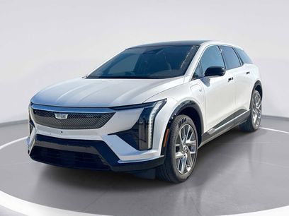 New 2025 Cadillac Optiq Luxury 1