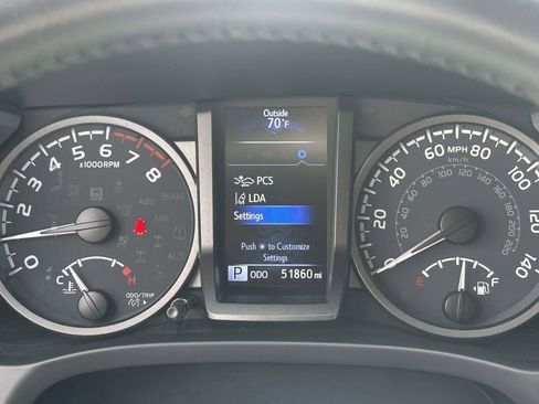 Used 2021 Toyota Tacoma TRD Off-Road w/ Technology Package image 33